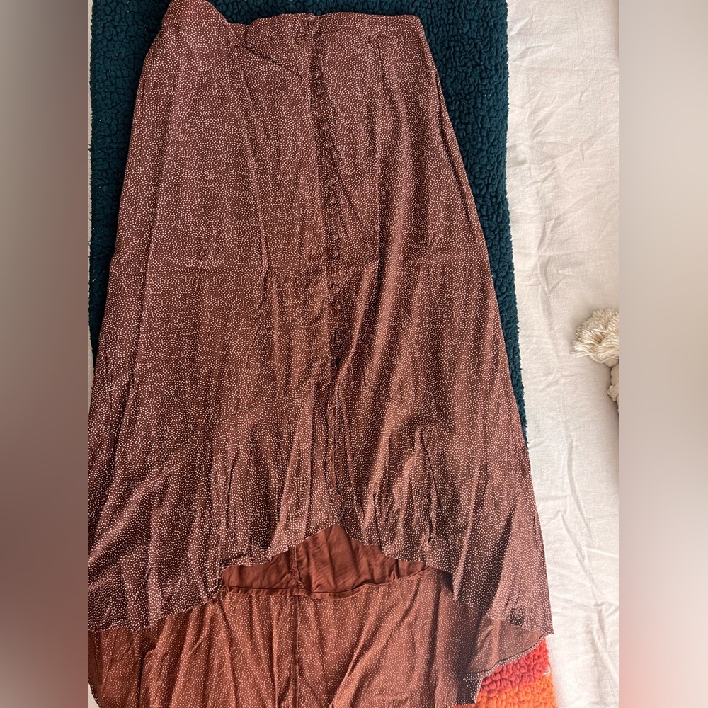 Abecrombie & Fitch high/low ruffle skirt. Size L. Brown and white